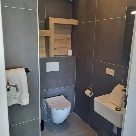 Casa de hóspedes Guesthaus 2 *